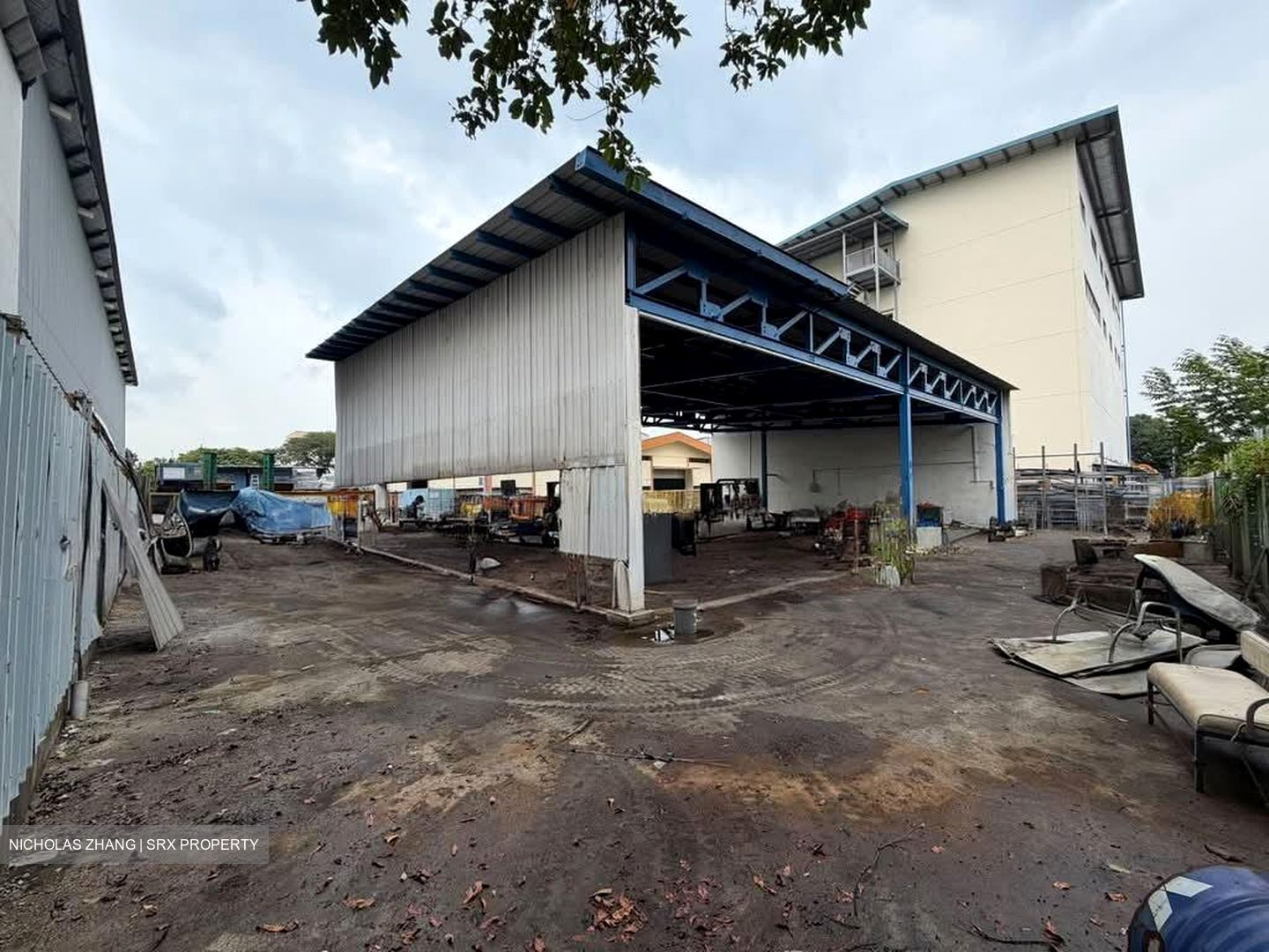 Gul Crescent (D22), Factory #593646361